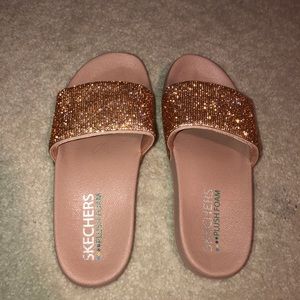 Sketchers cushioned slides